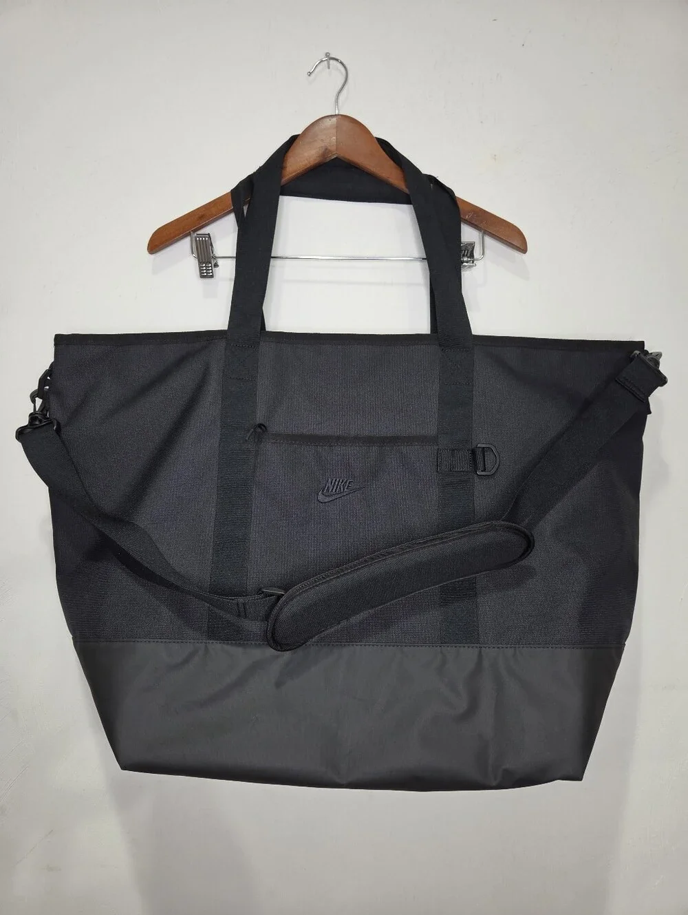 Nike Heritage Eugene Large Black Travel Tote Bag 63L